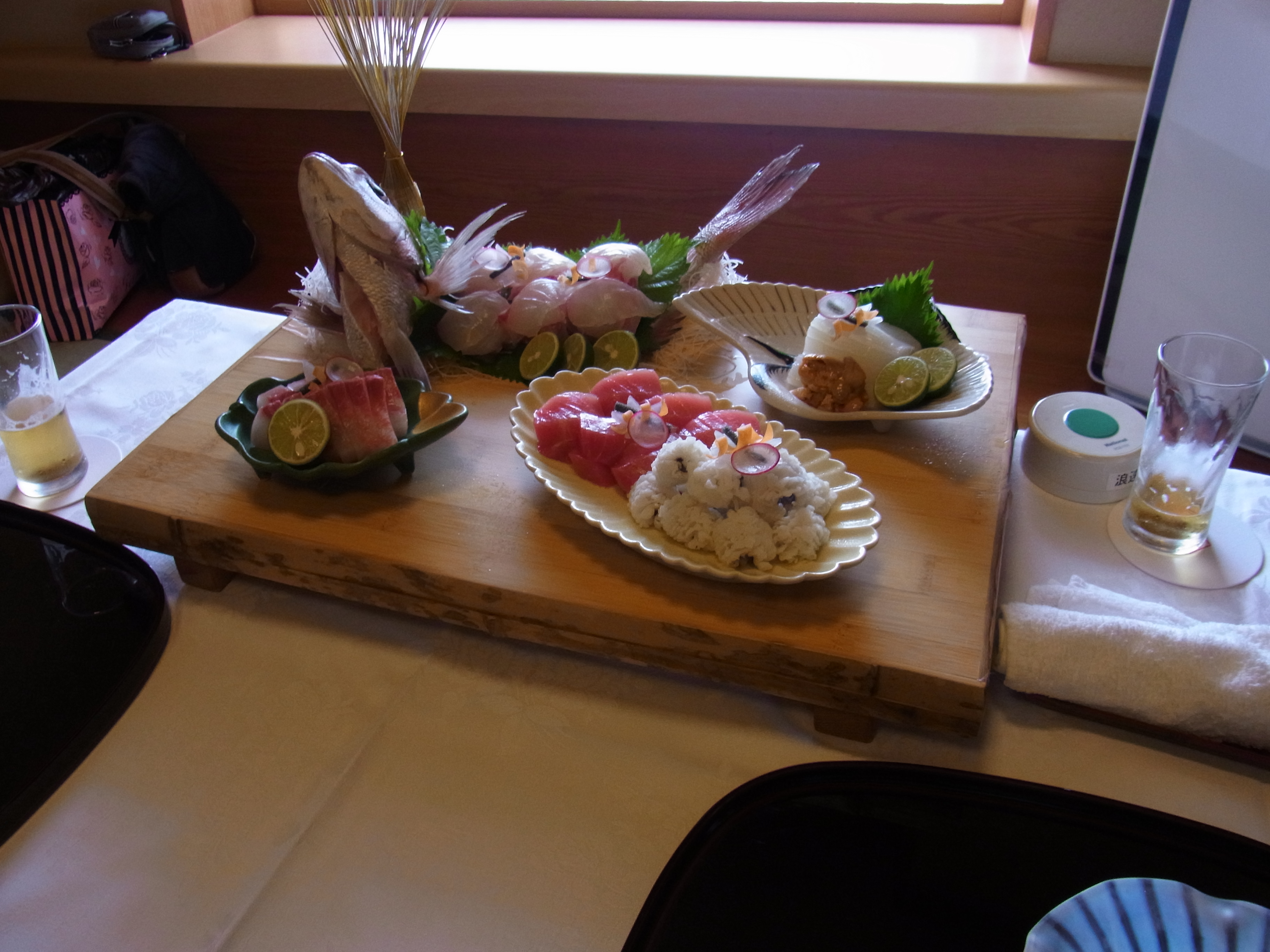 鯛の尾頭付きお刺身盛り合わせ', 's