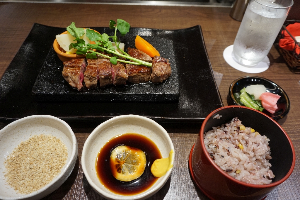 サーロインステーキ', 's